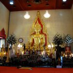 ワットトライミット（黄金仏寺院）